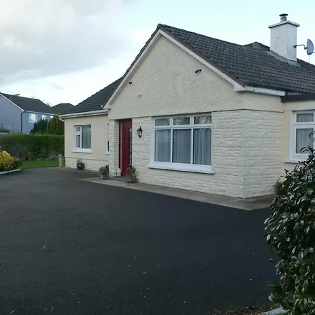 Leemore, Racecourse Road * Tralee